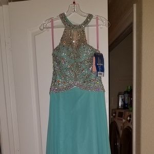 New with Tags size 4 stunning gown